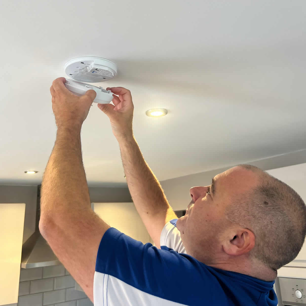 Local smoke alarm installer covering Peterborough